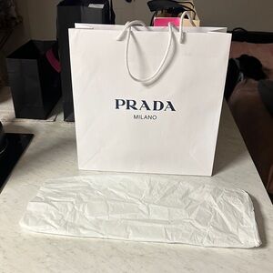 💙Prada White and Blue Logo empty Shopping Bag✨💙💙💙💙11/23/25